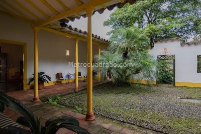 Casa de 5 alcobas en venta en El Poblado, Medellín, 600 m² · foto 10 de 20