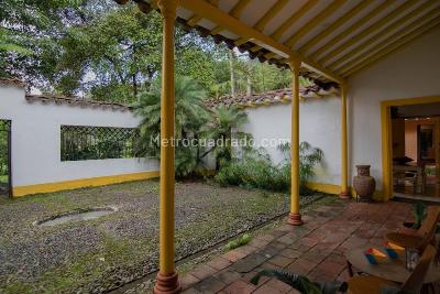 Casa de 5 alcobas en venta en El Poblado, Medellín, 600 m² · foto 9 de 20