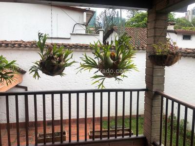 Casa de 5 alcobas en venta en El Poblado, Medellín, 258 m² · foto 10 de 16
