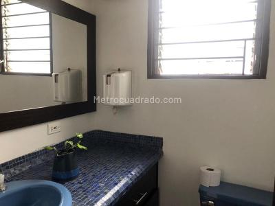 Casa de 5 alcobas en venta en El Poblado, Medellín, 258 m² · foto 12 de 16