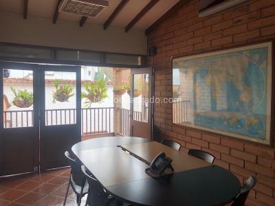 Casa de 5 alcobas en venta en El Poblado, Medellín, 258 m² · foto 15 de 16