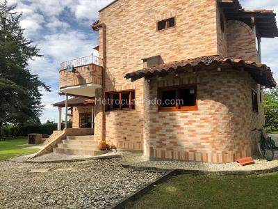 Casa de 4 alcobas en venta en Llano Grande, Rionegro, 310 m² · foto 5 de 13