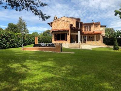Casa de 4 alcobas en venta en Llano Grande, Rionegro, 310 m² · foto 7 de 13