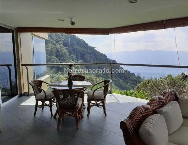 Casa de 3 alcobas en venta en El Poblado, Medellín, 540 m² · foto 5 de 8