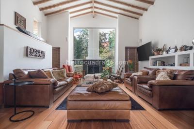 Casa de 5 alcobas en venta en El Esmeraldal, Envigado, 1077 m² · foto 17 de 18