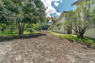 Casa de 5 alcobas en venta en El Esmeraldal, Envigado, 1077 m² · foto 8 de 18