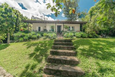 Casa de 5 alcobas en venta en El Esmeraldal, Envigado, 1077 m² · foto 9 de 18