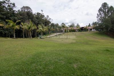 Casa de 4 alcobas en venta en Loma Del Escobero, Envigado, 600 m² · foto 10 de 20