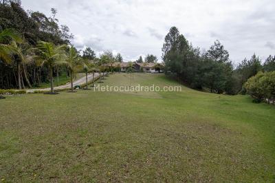 Casa de 4 alcobas en venta en Loma Del Escobero, Envigado, 600 m² · foto 12 de 20