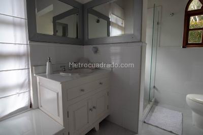 Casa de 4 alcobas en venta en Loma Del Escobero, Envigado, 600 m² · foto 17 de 20