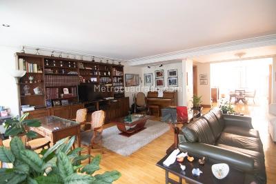 Apartamento de 3 alcobas en venta en Astorga, Medellín, 233 m² · foto 4 de 18