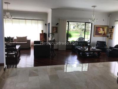 Casa de 4 alcobas en venta en Altos Del Poblado, Medellín · foto 6 de 14