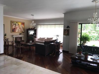 Casa de 4 alcobas en venta en Altos Del Poblado, Medellín · foto 9 de 14