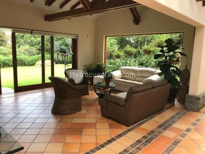 Casa de 4 alcobas en venta en Altos Del Poblado, Medellín · foto 10 de 14