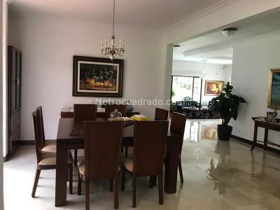 Casa de 4 alcobas en venta en Altos Del Poblado, Medellín · foto 11 de 14