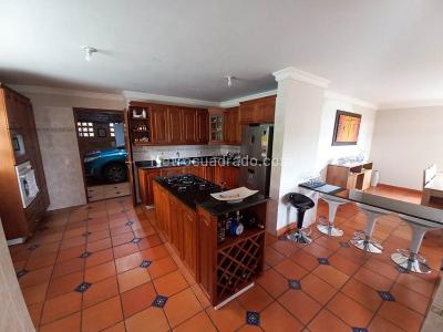 Casa de 3 alcobas en venta en Rionegro, Rionegro, 380 m² · foto 2 de 20