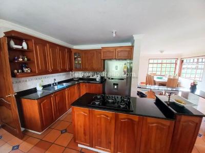 Casa de 3 alcobas en venta en Rionegro, Rionegro, 380 m² · foto 4 de 20