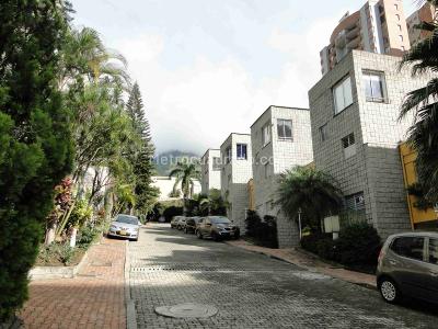 Casa de 3 alcobas en venta en El Poblado, Medellín, 175 m² · foto 12 de 15
