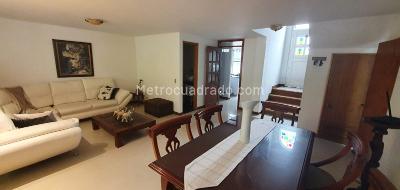 Casa de 3 alcobas en venta en El Poblado, Medellín, 175 m² · foto 3 de 15