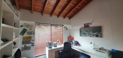 Casa de 3 alcobas en venta en El Poblado, Medellín, 175 m² · foto 8 de 15