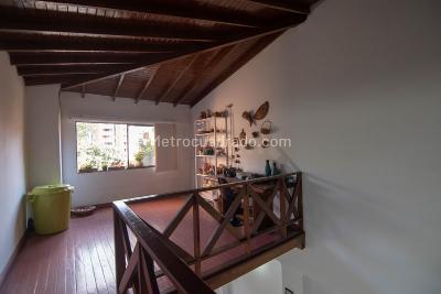 Apartamento de 4 alcobas en venta en Laureles, Medellín, 154 m² · foto 13 de 18