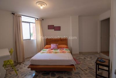 Apartamento de 4 alcobas en venta en Laureles, Medellín, 154 m² · foto 7 de 18