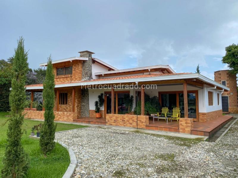 4BR Finca in Llano Grande (290 m²) - 2