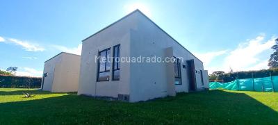 Casa de 4 alcobas en venta en Llano Grande, Rionegro, 322 m² · foto 2 de 13