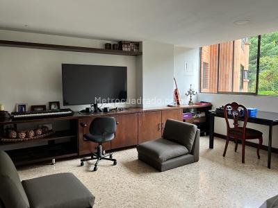 Apartamento de 5 alcobas en venta en Patio Bonito, Medellín, 306 m² · foto 16 de 19