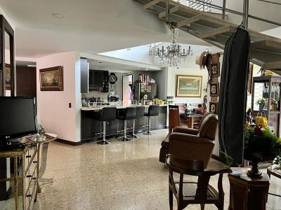 Apartamento de 5 alcobas en venta en Patio Bonito, Medellín, 306 m² · foto 18 de 19