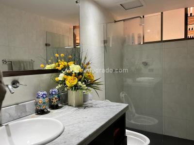 Apartamento de 5 alcobas en venta en Patio Bonito, Medellín, 306 m² · foto 2 de 19