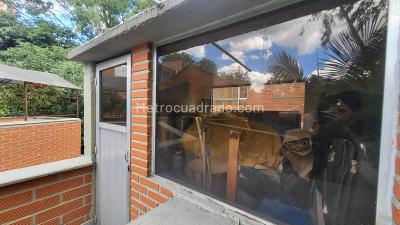 Apartamento de 3 alcobas en venta en El Poblado, Medellín, 196 m² · foto 4 de 16