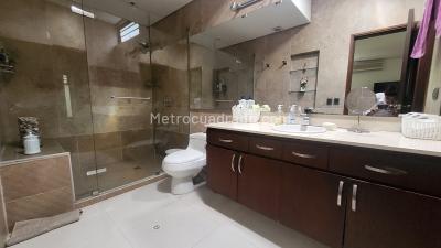 Casa de 3 alcobas en venta en Loma Del Campestre, Medellín, 654 m² · foto 19 de 20