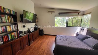 Casa de 3 alcobas en venta en Loma Del Campestre, Medellín, 654 m² · foto 8 de 20