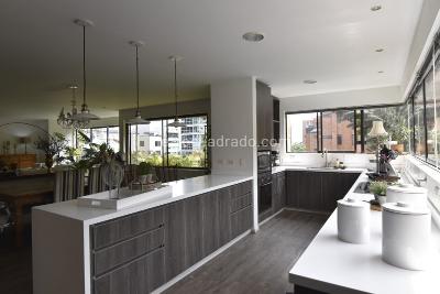 Apartamento en venta en El Poblado, Medellín · foto 9 de 20