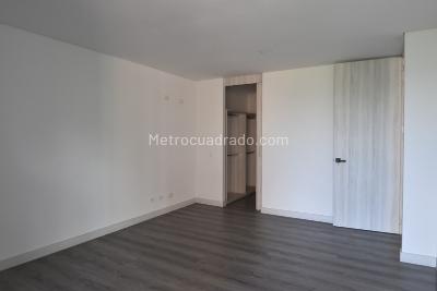 Apartamento de 1 alcoba en venta en Loma De Los Gonzalez, Medellín, 88 m² · foto 2 de 13