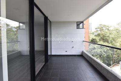 Apartamento de 1 alcoba en venta en Loma De Los Gonzalez, Medellín, 88 m² · foto 3 de 13