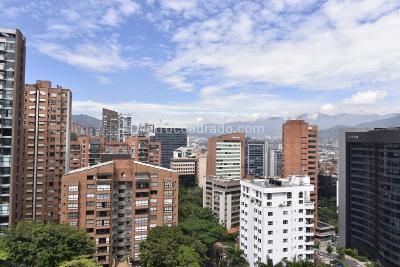 Apartamento de 2 alcobas en venta en Loma De Los Parra, Medellín, 190 m² · foto 13 de 20
