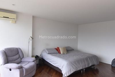 Apartamento de 2 alcobas en venta en Loma De Los Parra, Medellín, 190 m² · foto 4 de 20