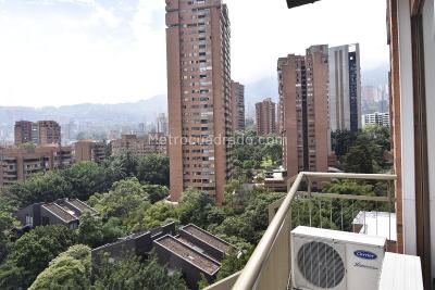 Apartamento de 2 alcobas en venta en Loma De Los Parra, Medellín, 190 m² · foto 8 de 20