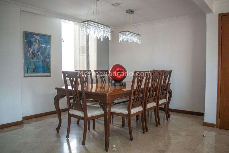 Apartamento Amplio de 3 Alcobas en Loma del Campestre - 2