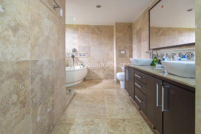 Apartamento de 4 alcobas en venta en Los Balsos, Medellín, 378 m² · foto 8 de 17