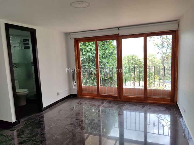 Spacious 5BR House in Exclusive Poblado Area - 2