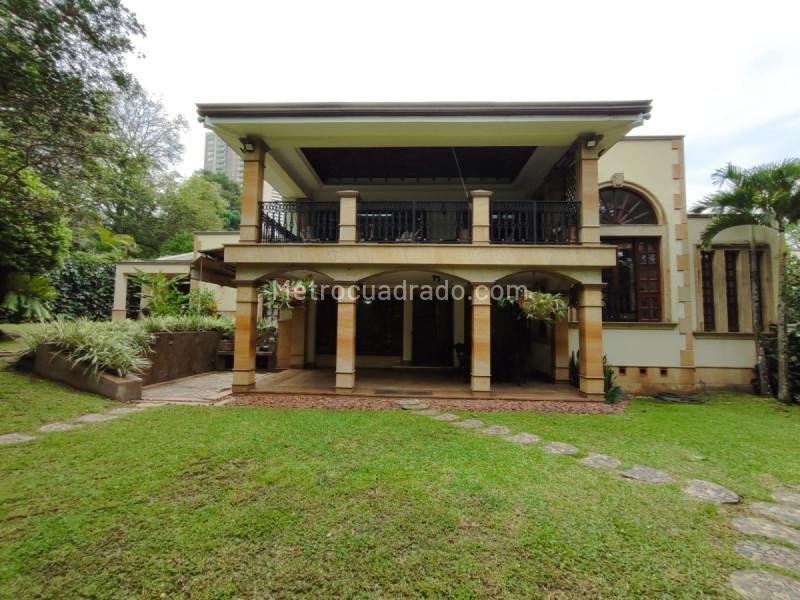 Casa de 5 Alcobas en Venta y Arriendo en El Campestre, El Poblado