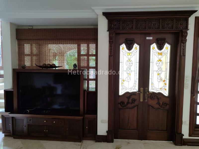 Casa de 5 Alcobas en Venta y Arriendo en El Campestre, El Poblado - 9