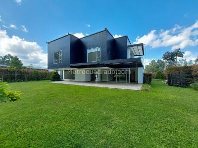 Casa de 5 alcobas en venta en Llanogrande, Rionegro, 500 m² · foto 2 de 20