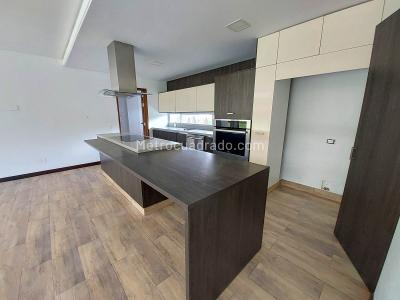 Casa de 5 alcobas en venta en Llanogrande, Rionegro, 500 m² · foto 4 de 20