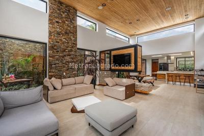 Casa de 4 alcobas en venta en Alto De Palmas, Envigado, 550 m² · foto 4 de 14