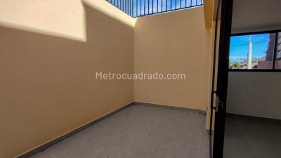 Casa de 3 alcobas en venta en Barro Blanco, Rionegro, 225 m² · foto 2 de 14