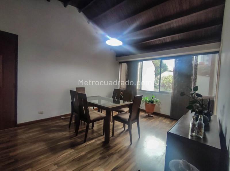 3BR Apartment in Aguacatala with Service Room